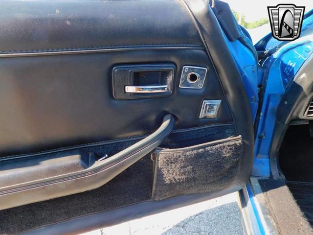 Photo of 1982 Blue Chevrolet Corvette