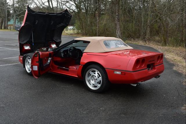 Photo of 1990 Red Chevrolet Corvette