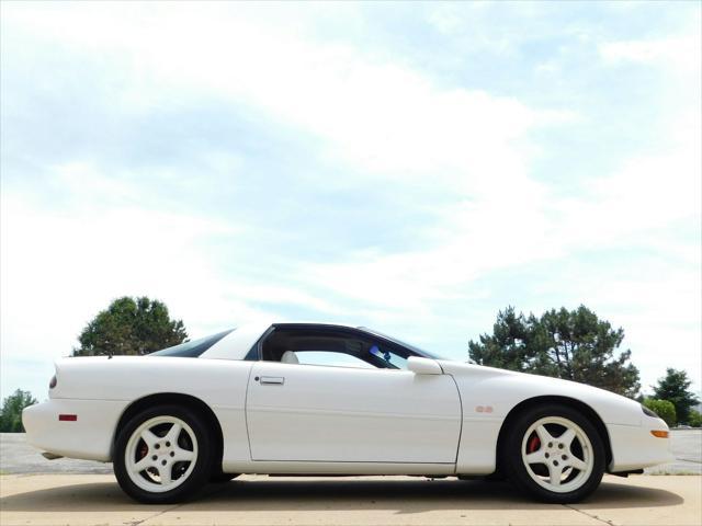 Photo of 1997 White with orange racing stripes Chevrolet Camaro