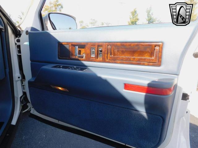 Photo of 1995 White Cadillac Fleetwood