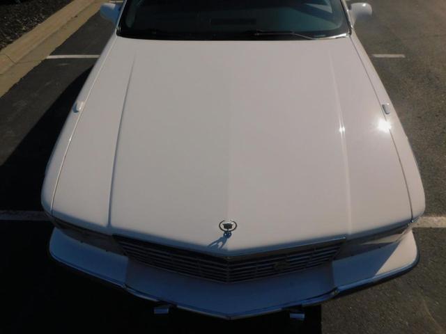 Photo of 1995 White Cadillac Fleetwood