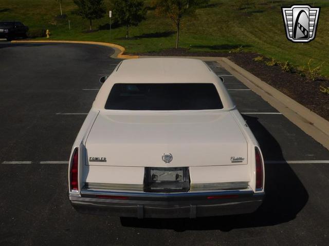 Photo of 1995 White Cadillac Fleetwood