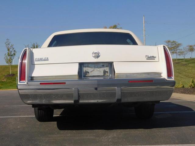 Photo of 1995 White Cadillac Fleetwood