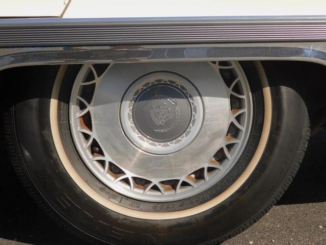 Photo of 1995 White Cadillac Fleetwood