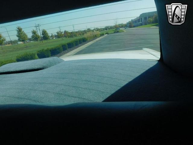 Photo of 1995 White Cadillac Fleetwood