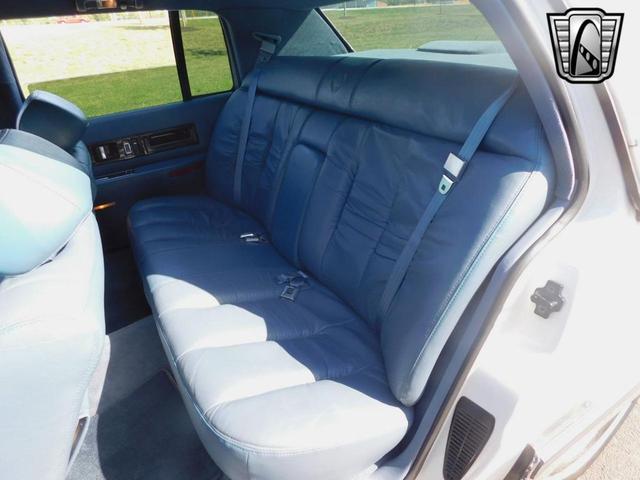 Photo of 1995 White Cadillac Fleetwood