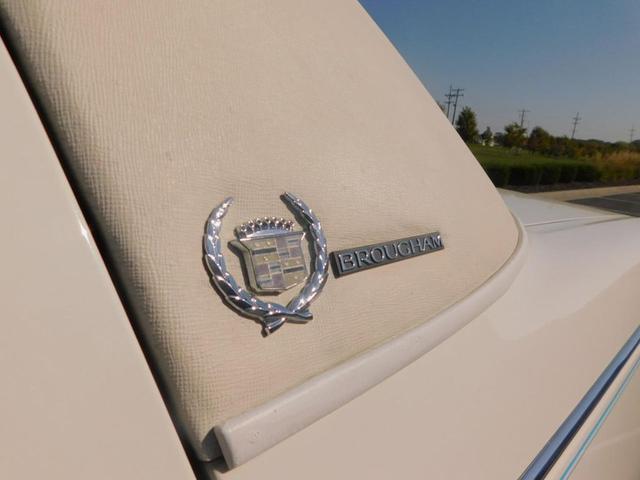 Photo of 1995 White Cadillac Fleetwood