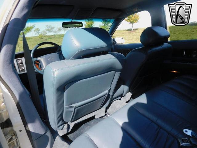 Photo of 1995 White Cadillac Fleetwood