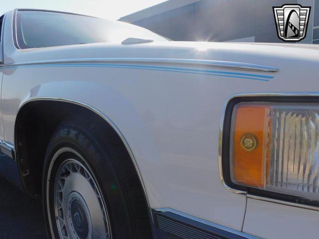 Photo of 1995 White Cadillac Fleetwood