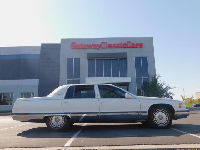 Photo of 1995 White Cadillac Fleetwood