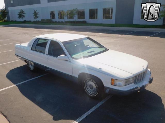 Photo of 1995 White Cadillac Fleetwood