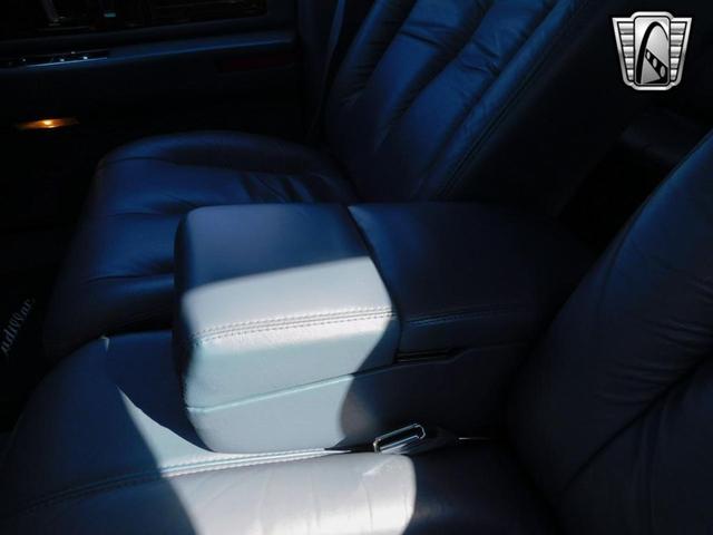 Photo of 1995 White Cadillac Fleetwood