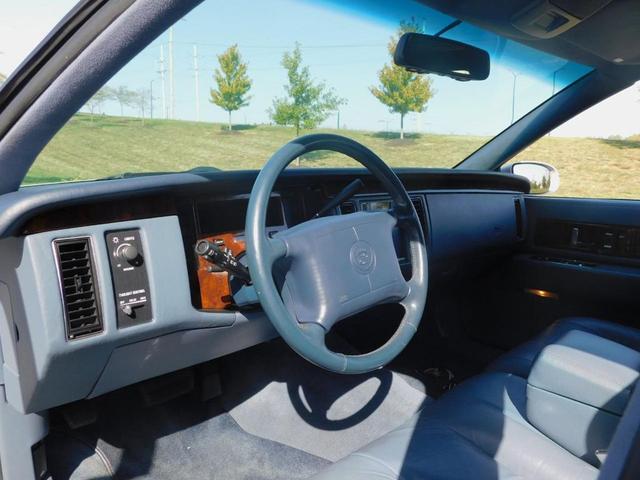Photo of 1995 White Cadillac Fleetwood