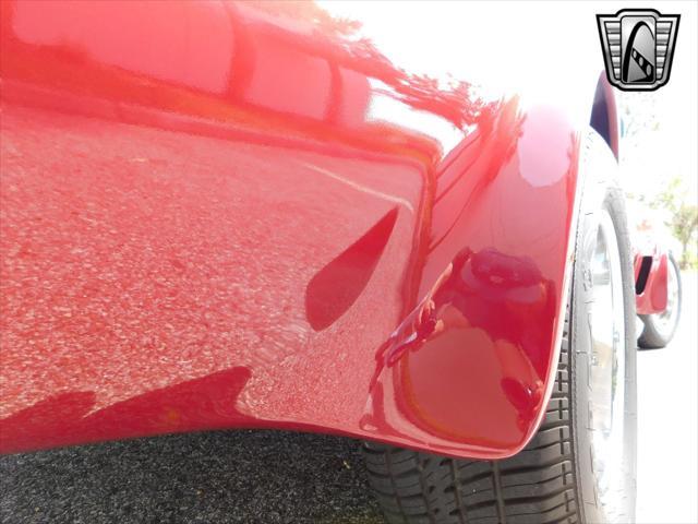 Photo of 1971 Med. Garnet Metallic Chevrolet Corvette