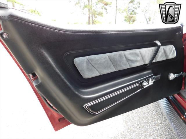 Photo of 1971 Med. Garnet Metallic Chevrolet Corvette
