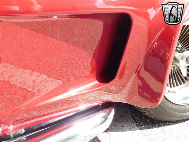 Photo of 1971 Med. Garnet Metallic Chevrolet Corvette