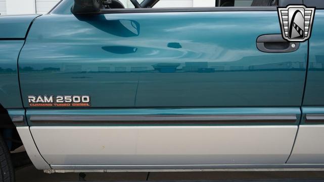 Photo of 1998 Emerald Green Pearl Coat Dodge Ram 2500