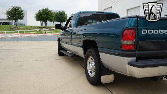 Photo of 1998 Emerald Green Pearl Coat Dodge Ram 2500