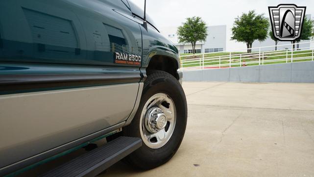 Photo of 1998 Emerald Green Pearl Coat Dodge Ram 2500