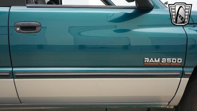 Photo of 1998 Emerald Green Pearl Coat Dodge Ram 2500