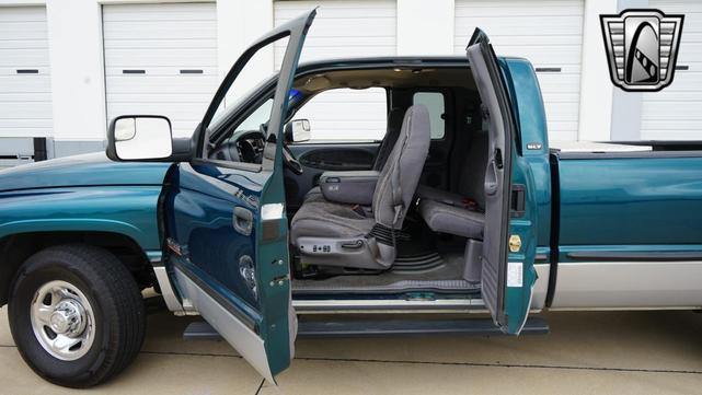 Photo of 1998 Emerald Green Pearl Coat Dodge Ram 2500