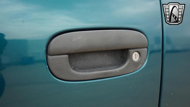 Photo of 1998 Emerald Green Pearl Coat Dodge Ram 2500