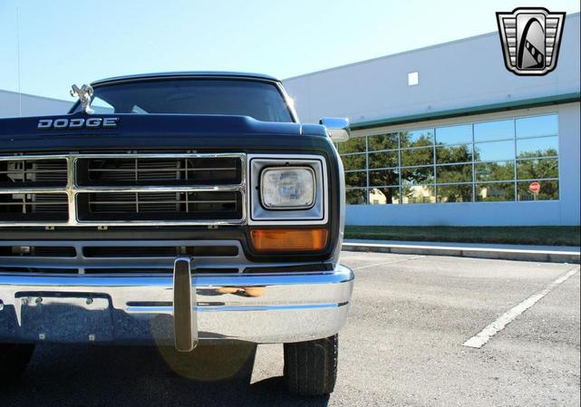 Photo of 1988 Blue Dodge Ramcharger
