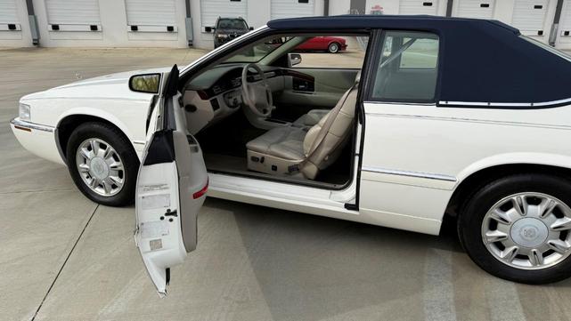 Photo of 1995 White Cadillac Eldorado