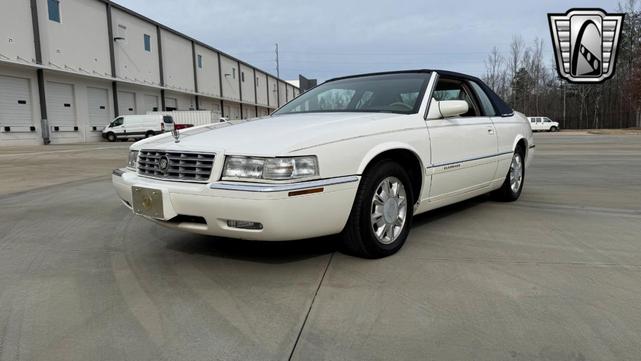 Photo of 1995 White Cadillac Eldorado