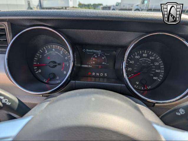 Photo of 2015 Gray Ford Mustang