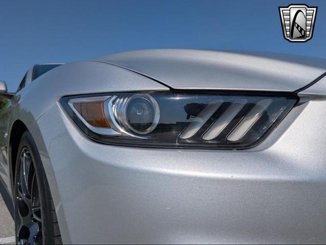 Photo of 2015 Gray Ford Mustang