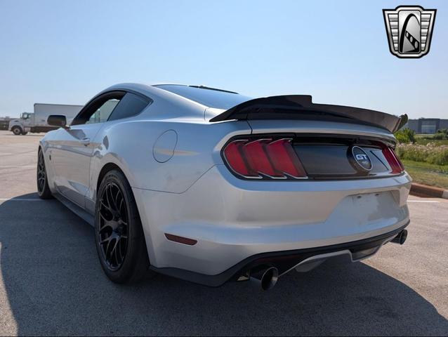 Photo of 2015 Gray Ford Mustang