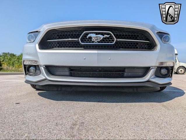 Photo of 2015 Gray Ford Mustang