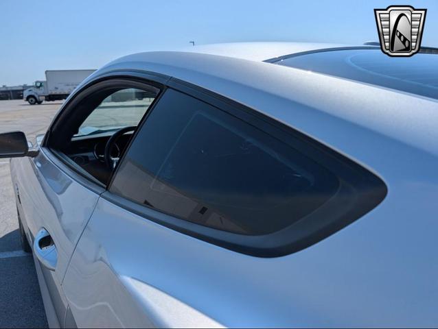 Photo of 2015 Gray Ford Mustang