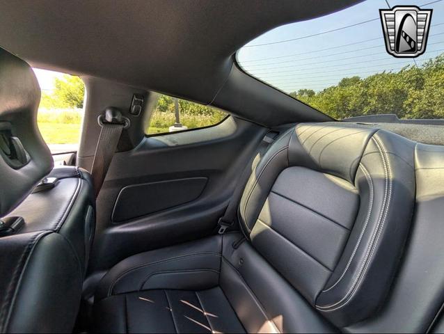 Photo of 2015 Gray Ford Mustang