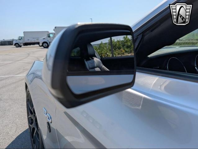 Photo of 2015 Gray Ford Mustang