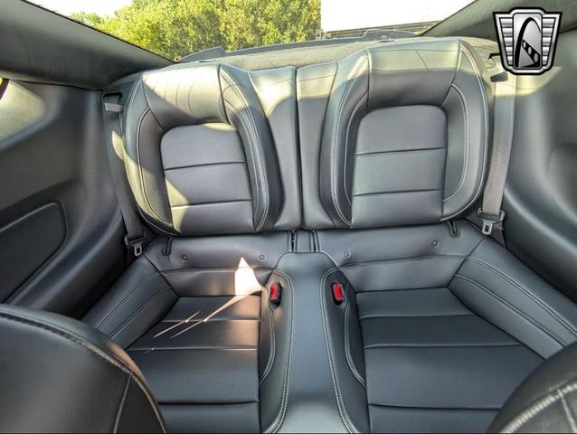 Photo of 2015 Gray Ford Mustang