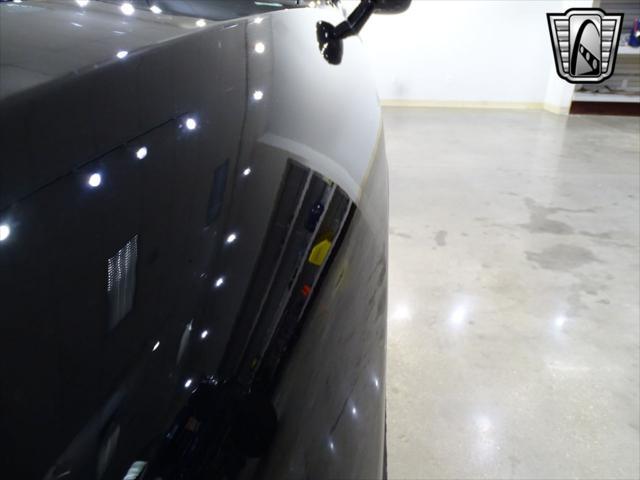 Photo of 2015 Pitch Black Clearcoat Dodge Challenger