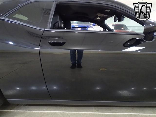 Photo of 2015 Pitch Black Clearcoat Dodge Challenger