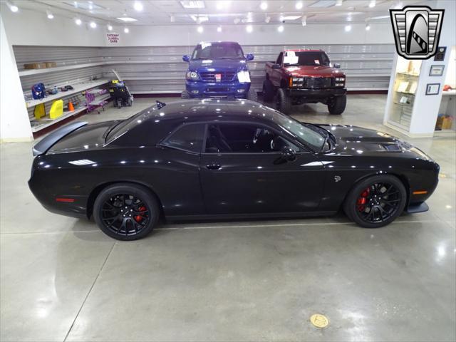 Photo of 2015 Pitch Black Clearcoat Dodge Challenger