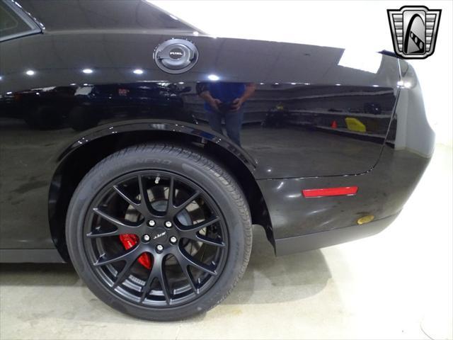 Photo of 2015 Pitch Black Clearcoat Dodge Challenger