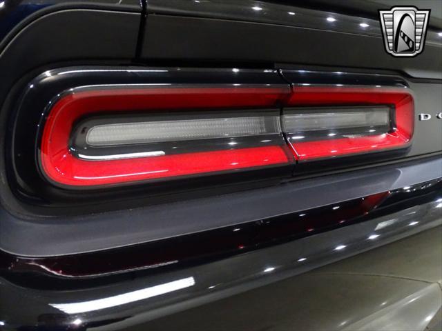 Photo of 2015 Pitch Black Clearcoat Dodge Challenger