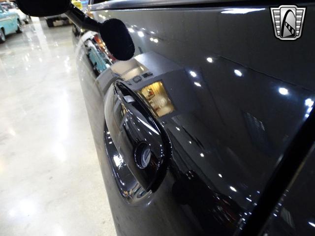 Photo of 2015 Pitch Black Clearcoat Dodge Challenger