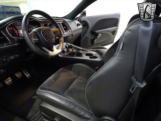 Photo of 2015 Pitch Black Clearcoat Dodge Challenger
