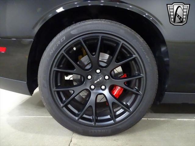 Photo of 2015 Pitch Black Clearcoat Dodge Challenger