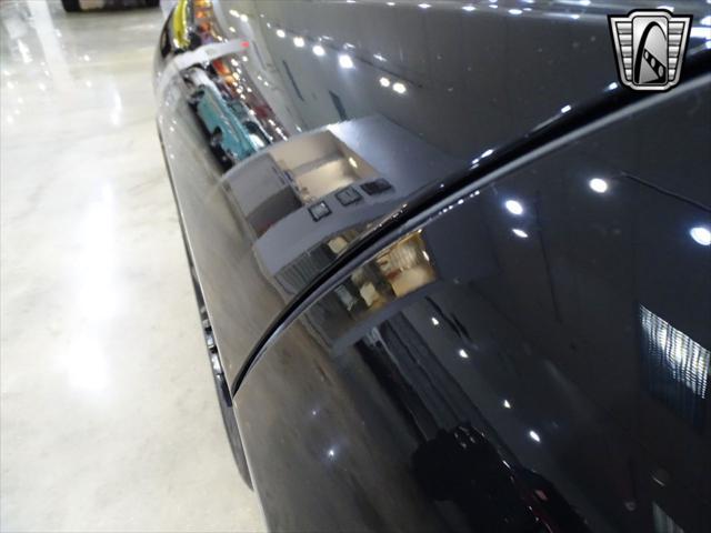 Photo of 2015 Pitch Black Clearcoat Dodge Challenger