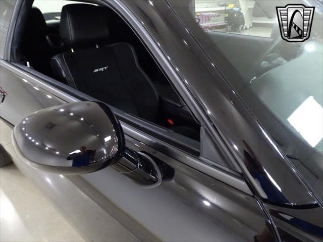 Photo of 2015 Pitch Black Clearcoat Dodge Challenger