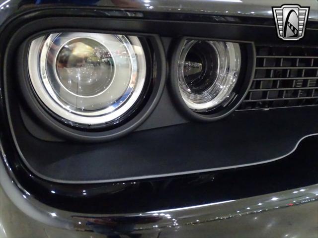 Photo of 2015 Pitch Black Clearcoat Dodge Challenger