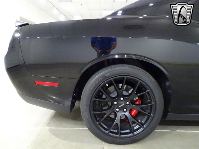 Photo of 2015 Pitch Black Clearcoat Dodge Challenger