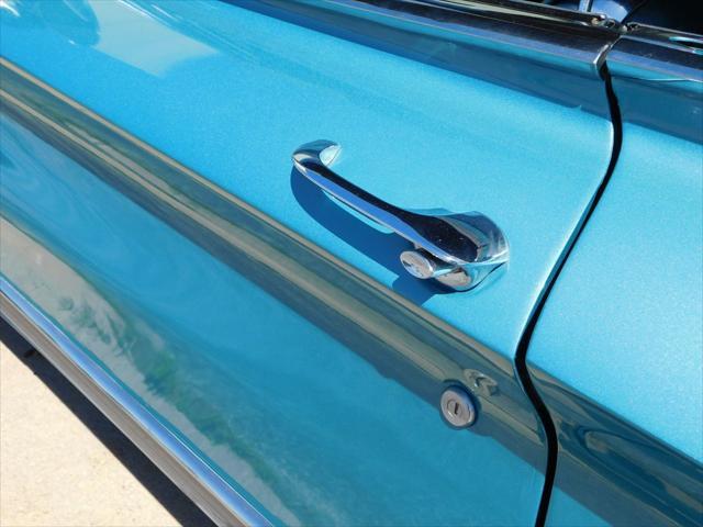 Photo of 1960 Turquoise Buick Electra 225